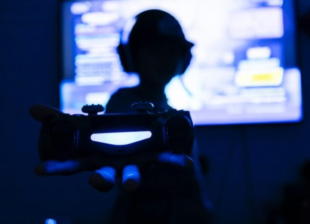 7 in 10 women human rights defenders, activists and journalists report online violence